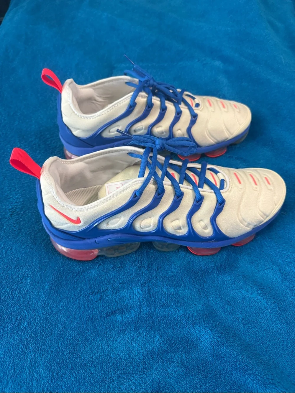 Nike Air Vapormax Plus in cream and hyper royal blue and red men’s size 11.5